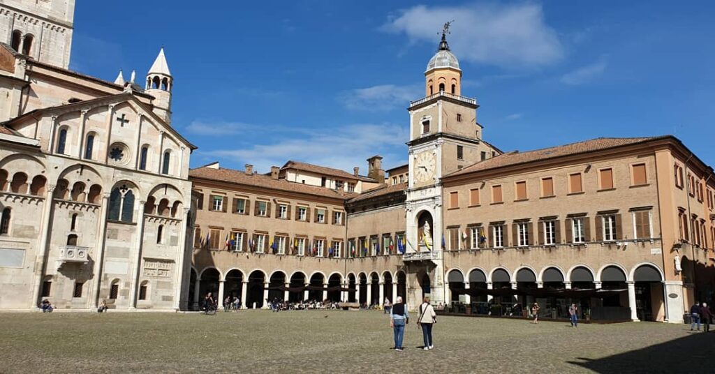 Affitti, a Modena rincari fino al 46% sui contratti transitori: picchi del 90% in provincia